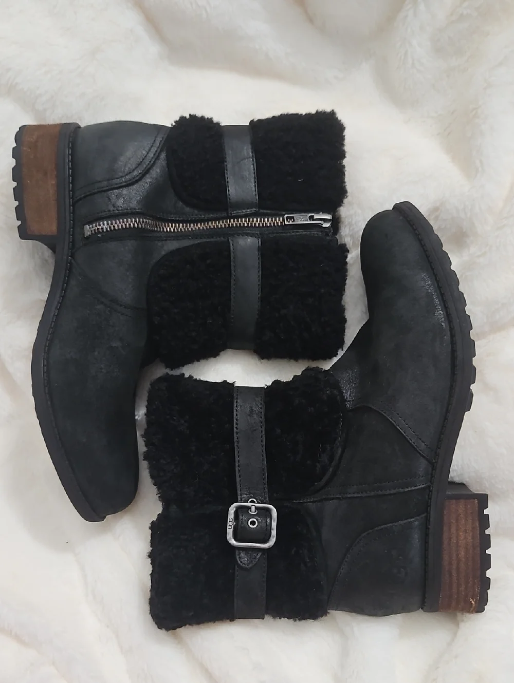 UGG Blayre II Sheepskin Moto Ankle Boots Black Leather Water Resistant Size 9